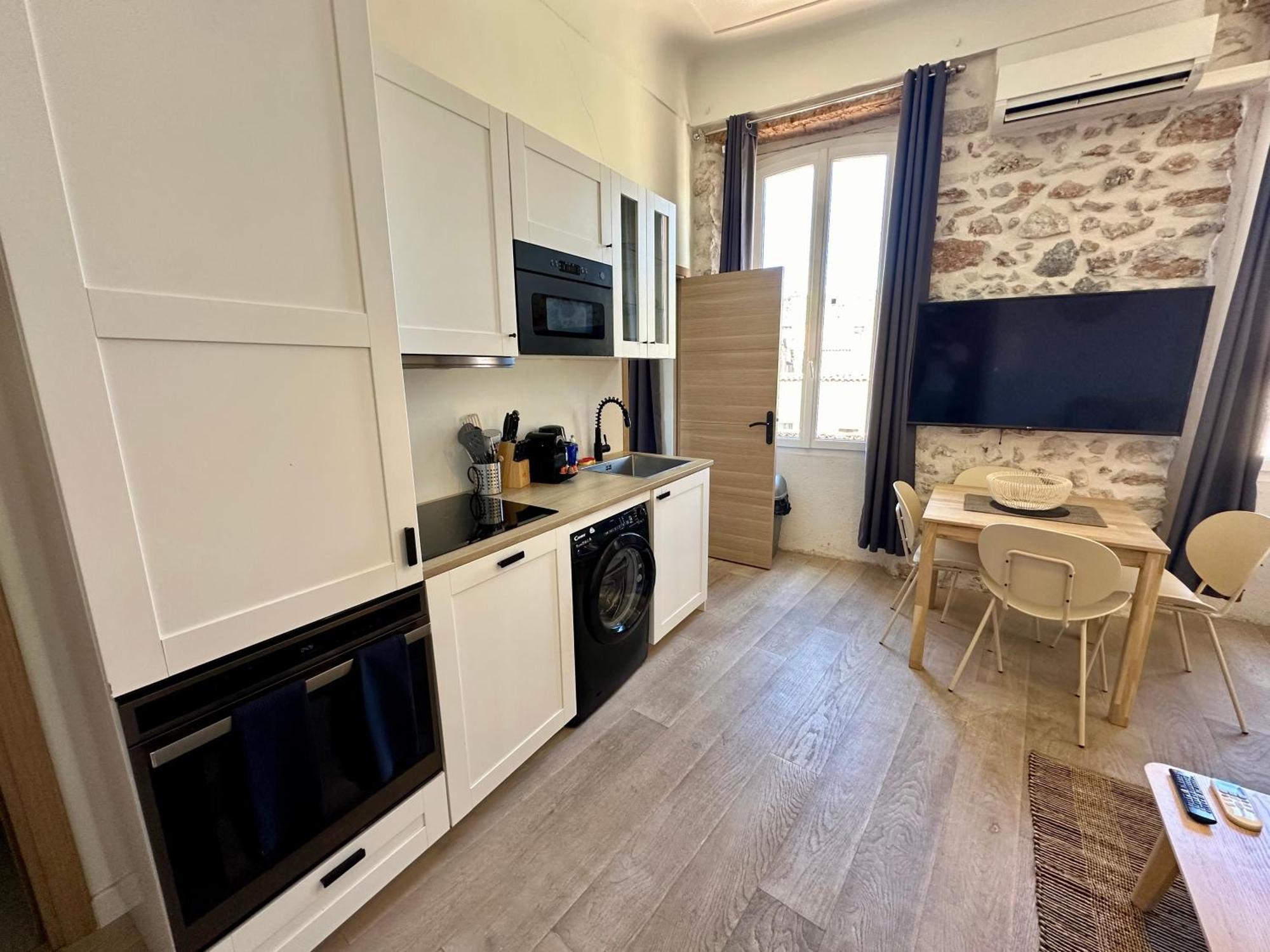 Gorgeous Brand New 2 Bedrooms อองทีบส์ ภายนอก รูปภาพ