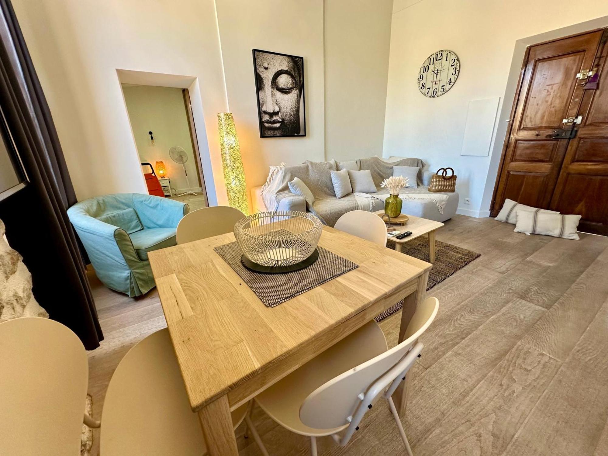 Gorgeous Brand New 2 Bedrooms อองทีบส์ ภายนอก รูปภาพ